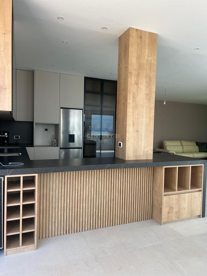 LUXURY PENTHOUSE FOR SALE NEAR VLORA MARINA PORT!!!