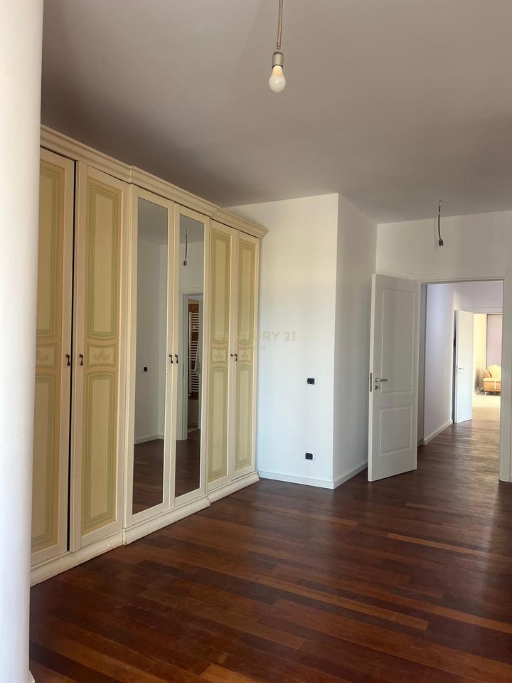 LUXURY PENTHOUSE FOR SALE NEAR VLORA MARINA PORT!!!