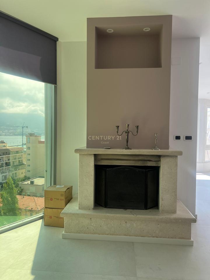 LUXURY PENTHOUSE FOR SALE NEAR VLORA MARINA PORT!!!