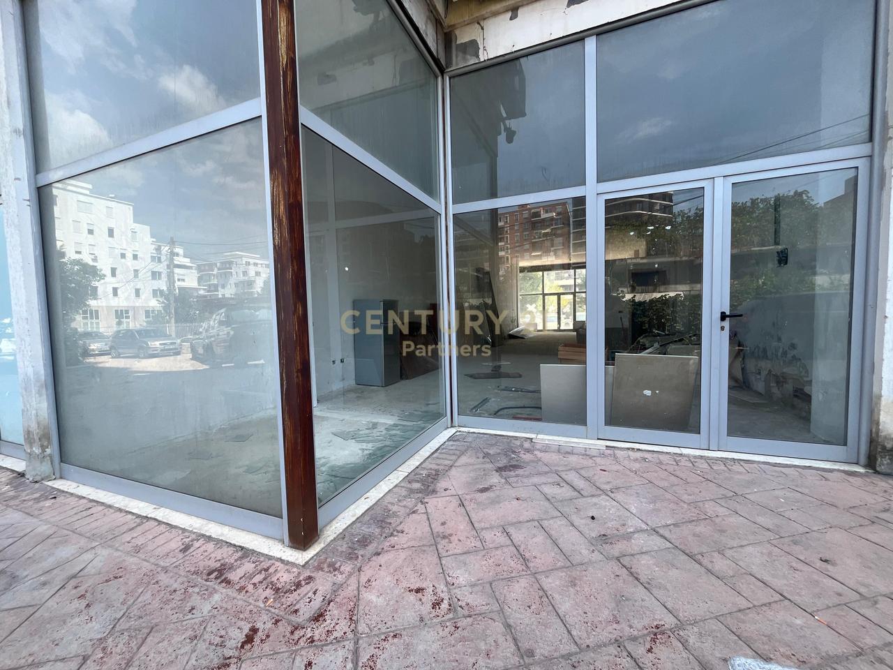 SHOP FOR SALE IN ASTIR!