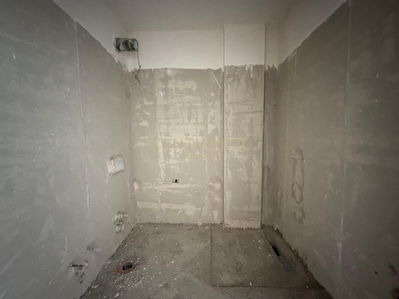 OFFER!! WE ARE SELLING A 3+1+2 APARTMENT + PARKING SPACE NEAR THE NEW BOULEVARD!