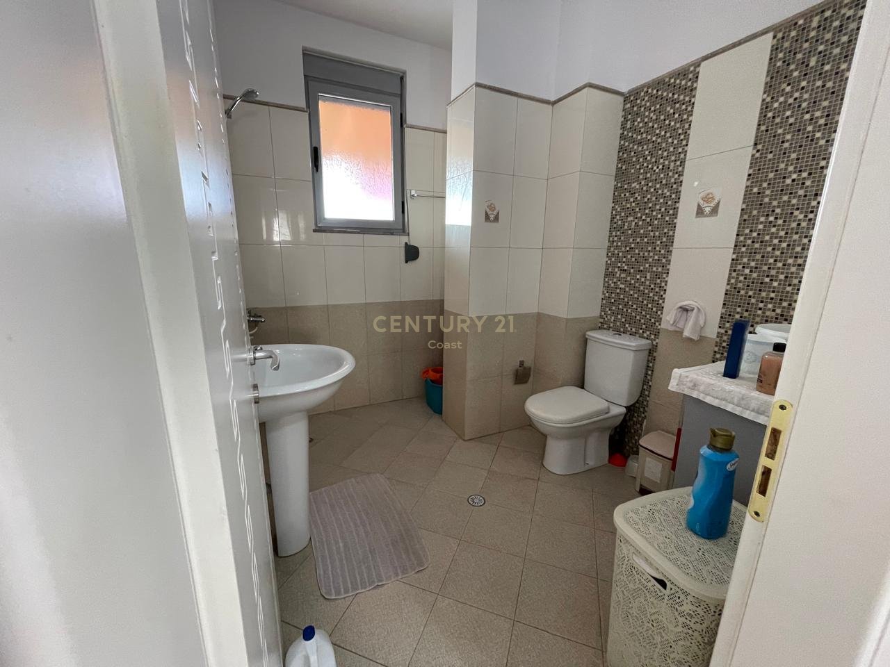 PAPAFINGO 3+1+2 FOR SALE - VLORE, IN COLE