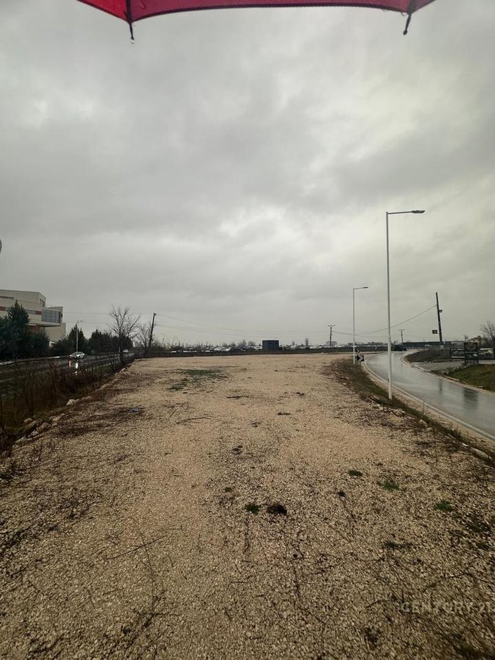 Land for sale in Rinas, very close to the airport