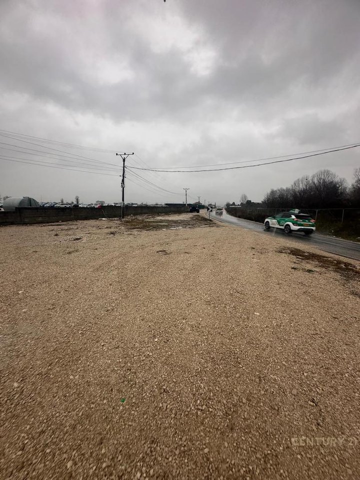 Land for sale in Rinas, very close to the airport