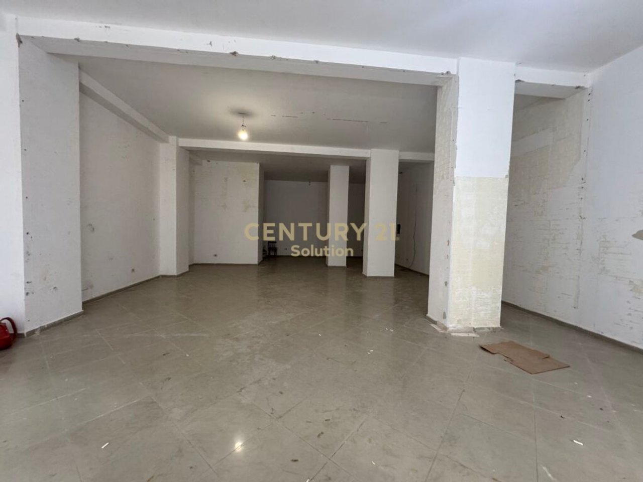 ULET CMIMI ME 20.000 EURO! SHITET AMBIENT KOMERCIAL NE ASTIR!!