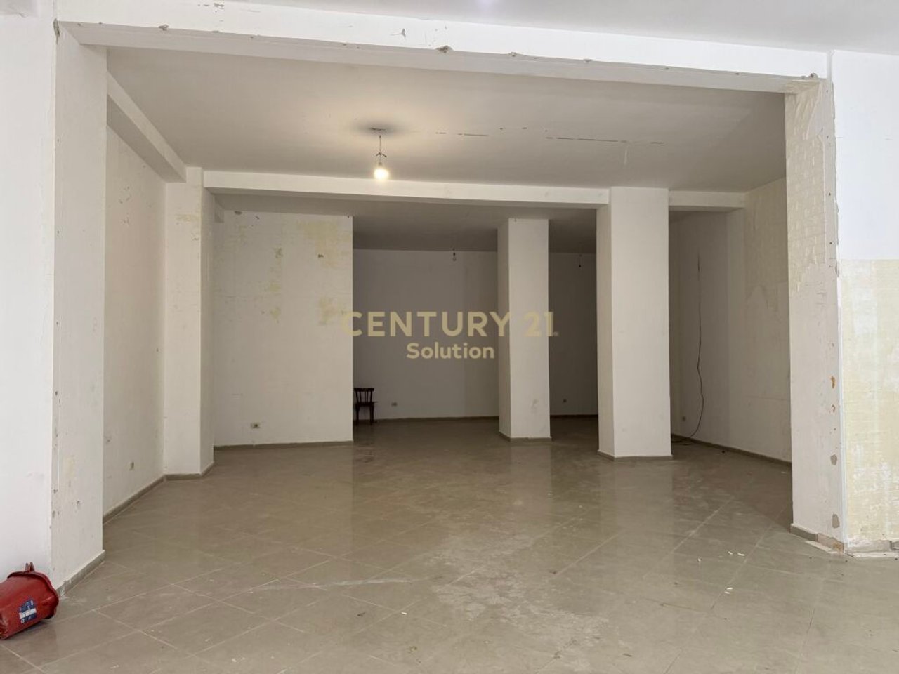 ULET CMIMI ME 20.000 EURO! SHITET AMBIENT KOMERCIAL NE ASTIR!!