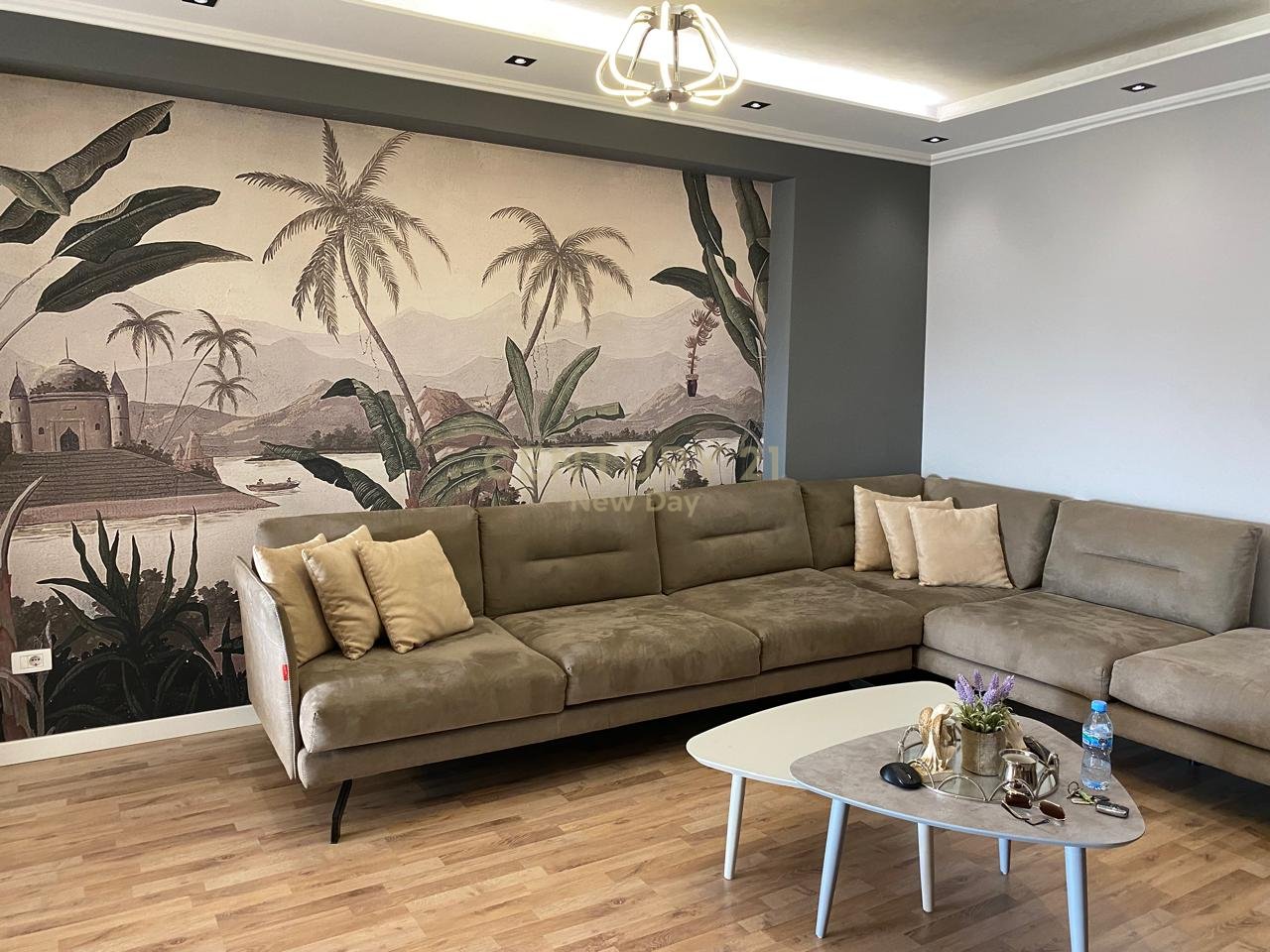 Jepet apartament 2+1+2t me qira prane qendres, Durres!
