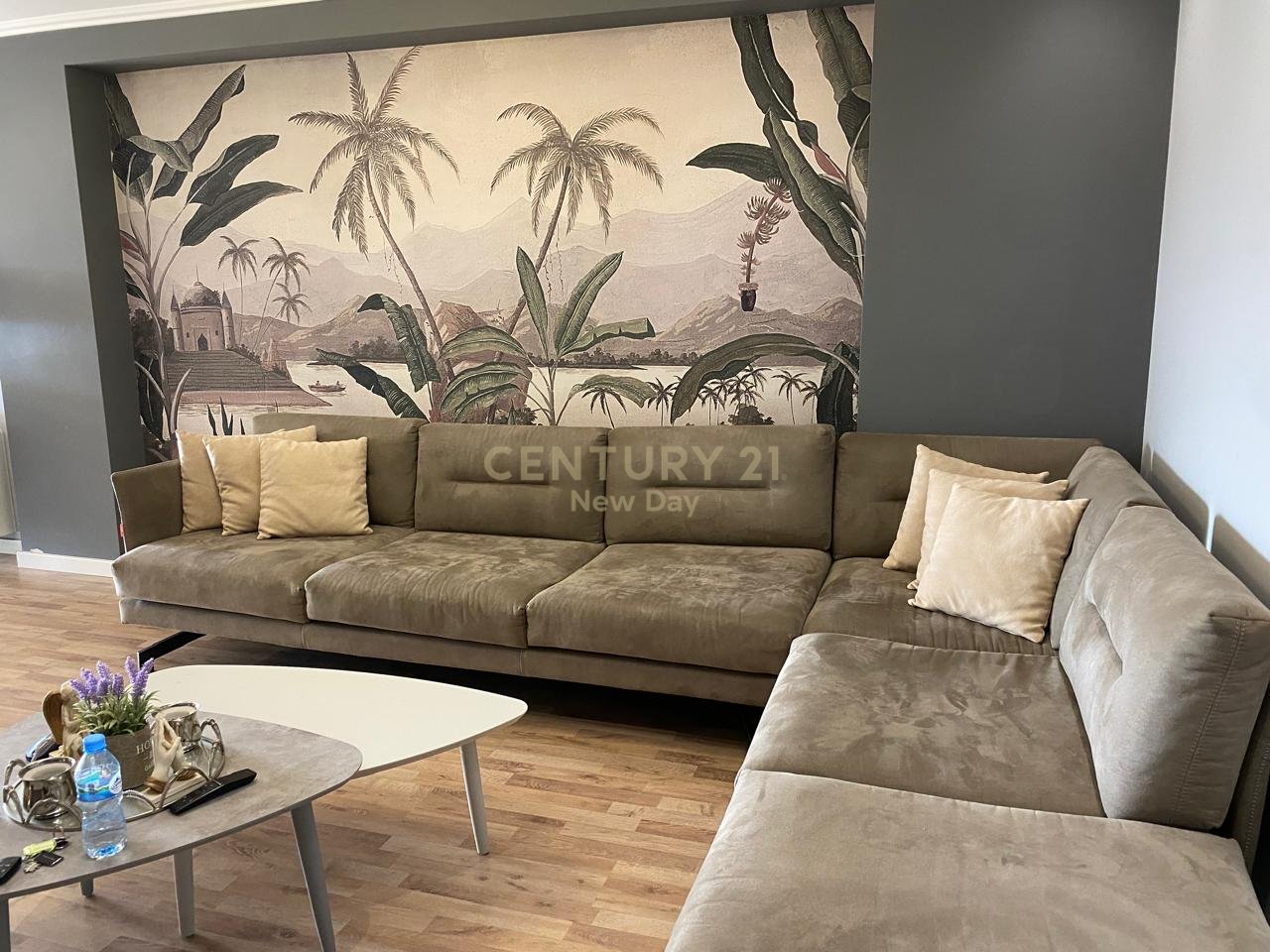 Jepet apartament 2+1+2t me qira prane qendres, Durres!