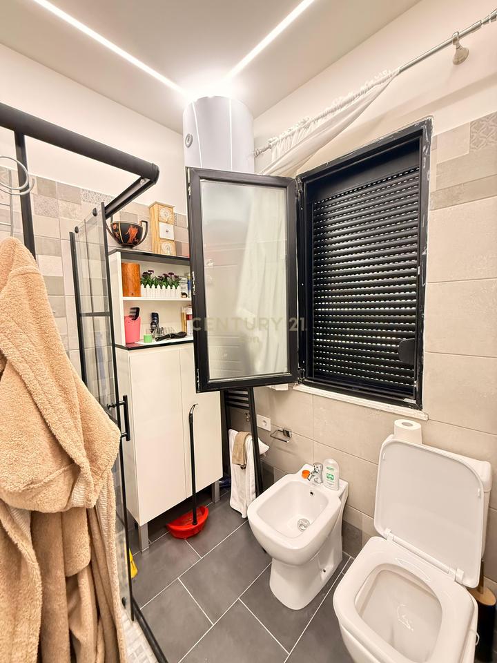 Shitet Apartament 2+2 tek Vila e Zogut, Durrës !