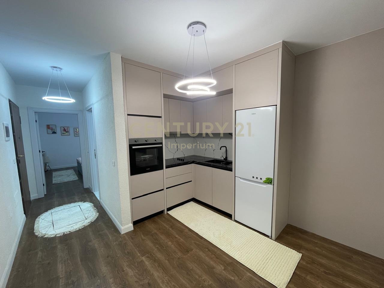 Shitet Apartament 1+1, 62 m², Yzberisht, pranë Grand Gallery