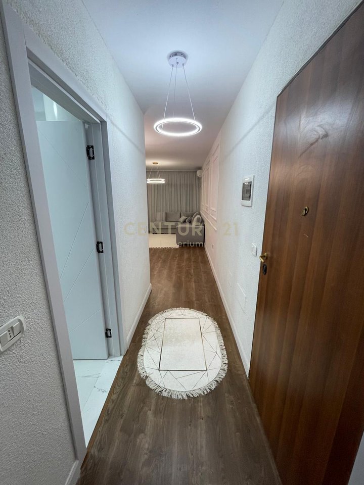 Shitet Apartament 1+1, 62 m², Yzberisht, pranë Grand Gallery