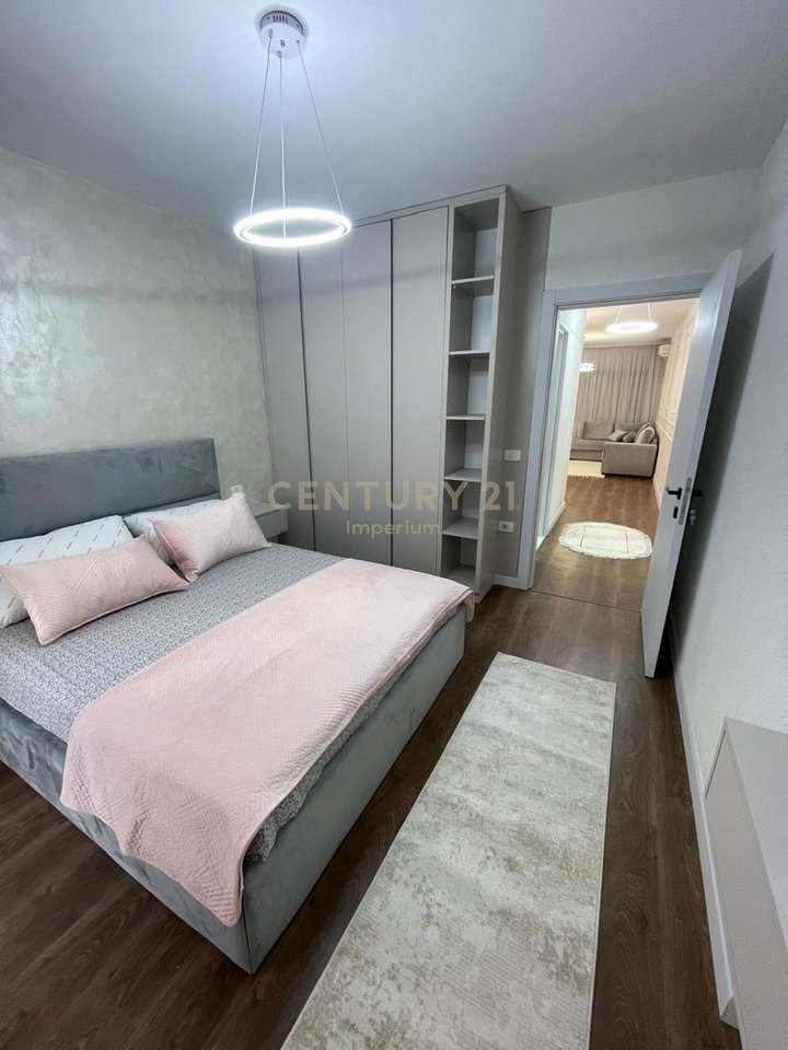 Shitet Apartament 1+1, 62 m², Yzberisht, pranë Grand Gallery