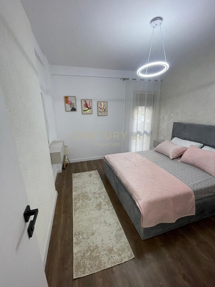 Shitet Apartament 1+1, 62 m², Yzberisht, pranë Grand Gallery
