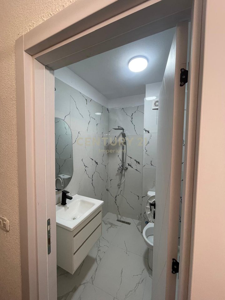 Shitet Apartament 1+1, 62 m², Yzberisht, pranë Grand Gallery