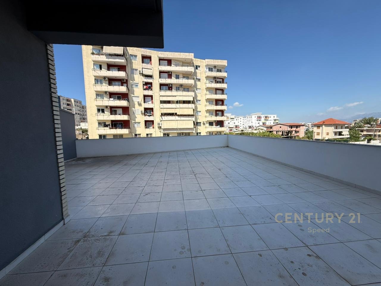 Appartamento 2+1 con Veranda in Vendita a Unaza e Re!
