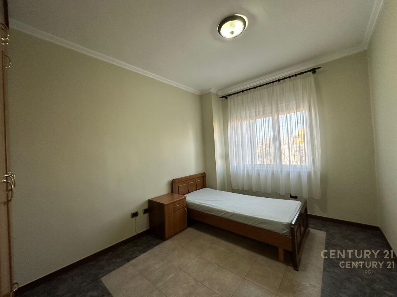 Jepet me Qira apartament 3+1+2+1 Lavanteri, Bulevardi Zogu i Parë!