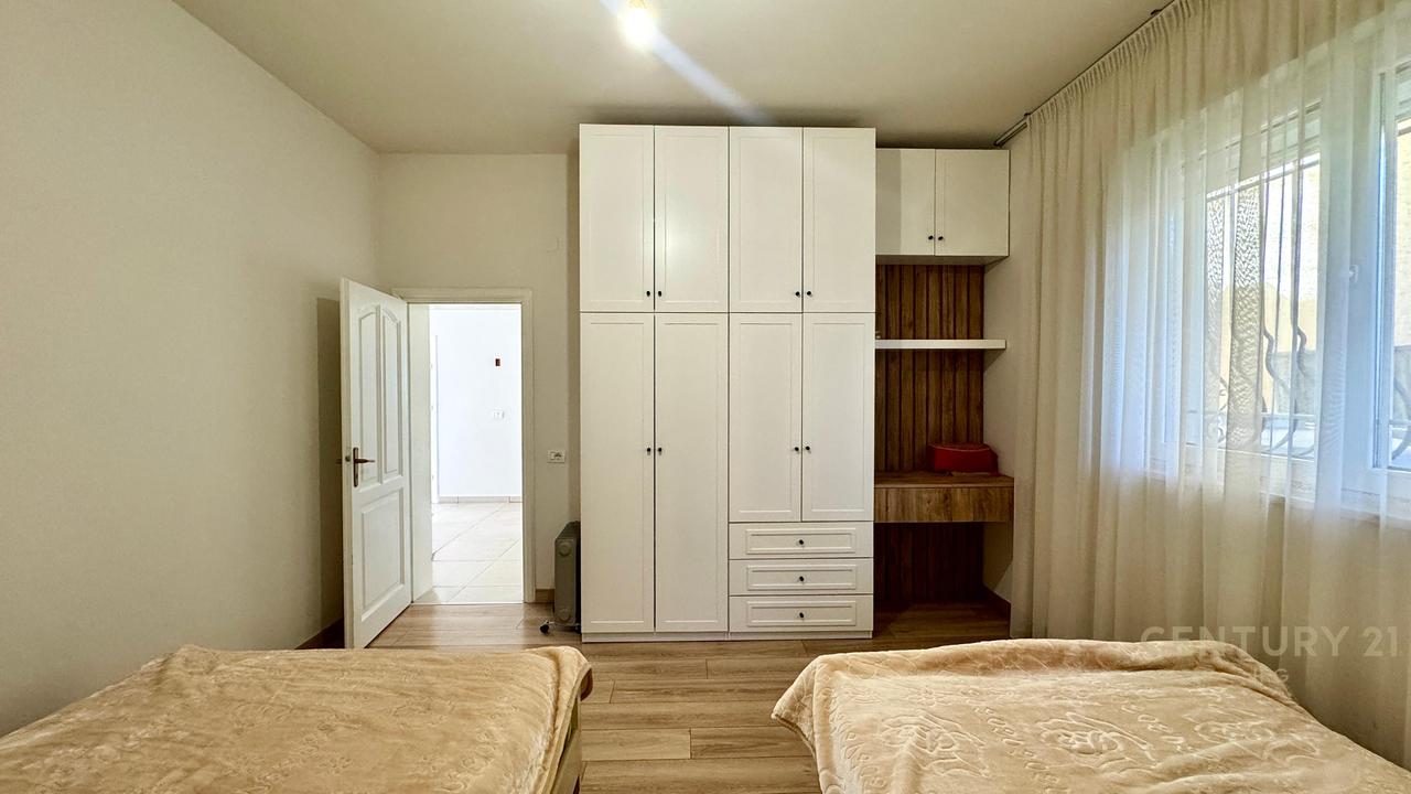 Shitet kat vile 2+1 me hyrje individuale dhe oborr privat !