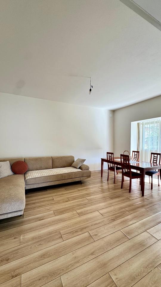 Shitet kat vile 2+1 me hyrje individuale dhe oborr privat !