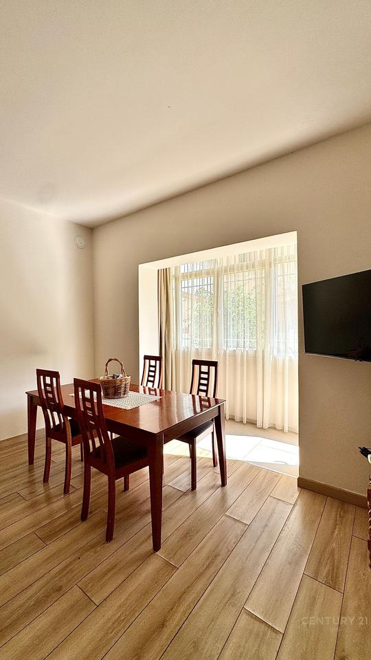 Shitet kat vile 2+1 me hyrje individuale dhe oborr privat !