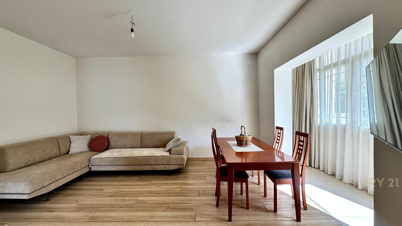 Shitet kat vile 2+1 me hyrje individuale dhe oborr privat !