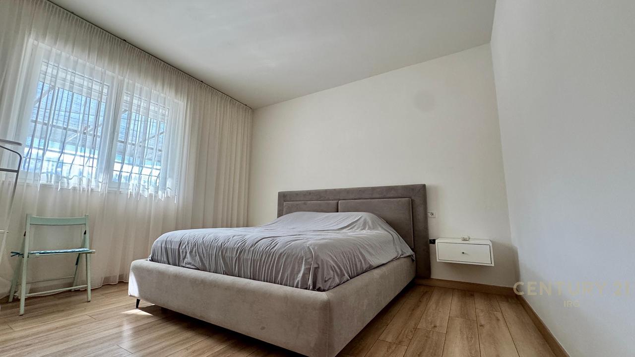 Shitet kat vile 2+1 me hyrje individuale dhe oborr privat !