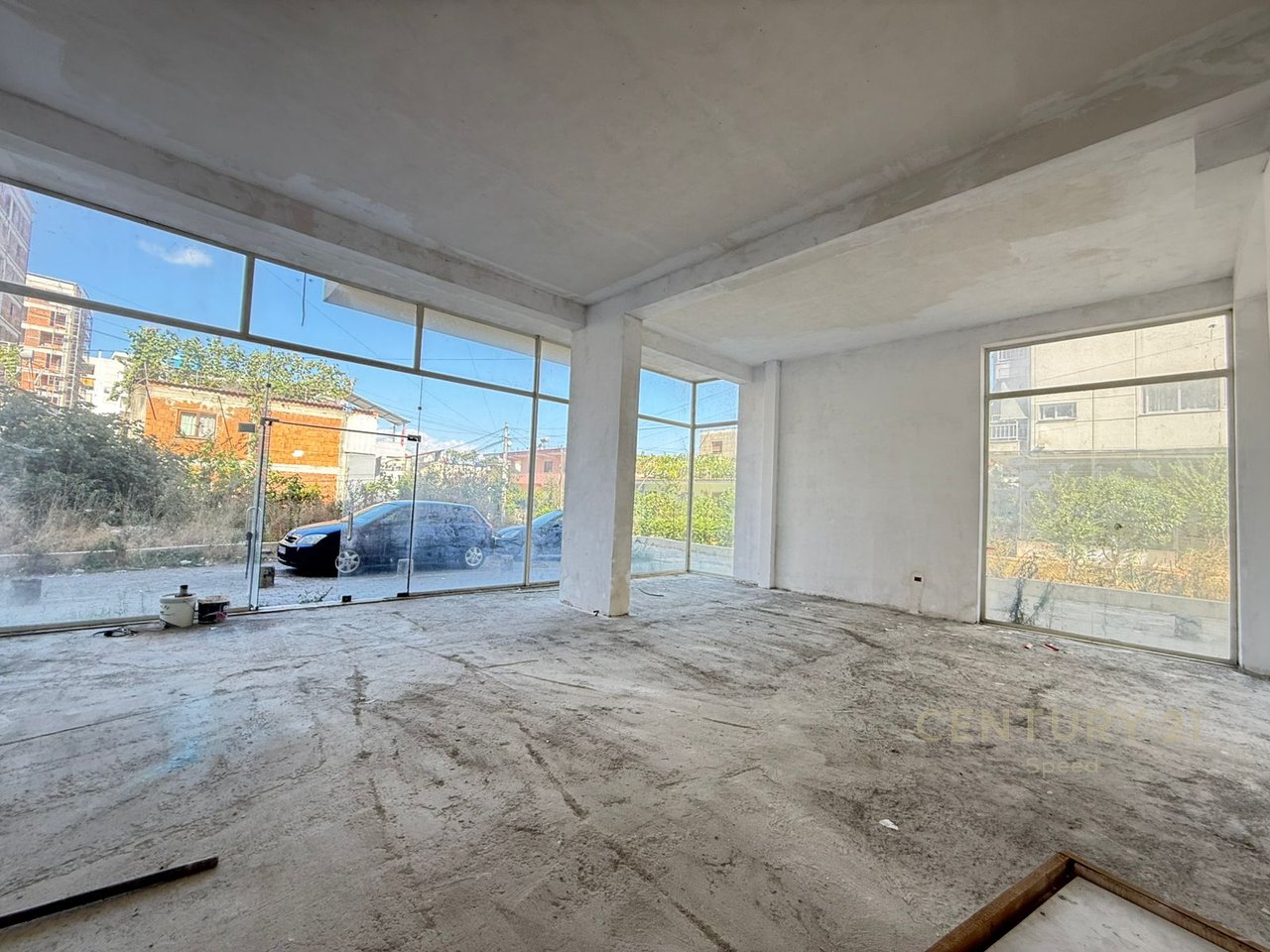 Commercial space for sale in Astir!!