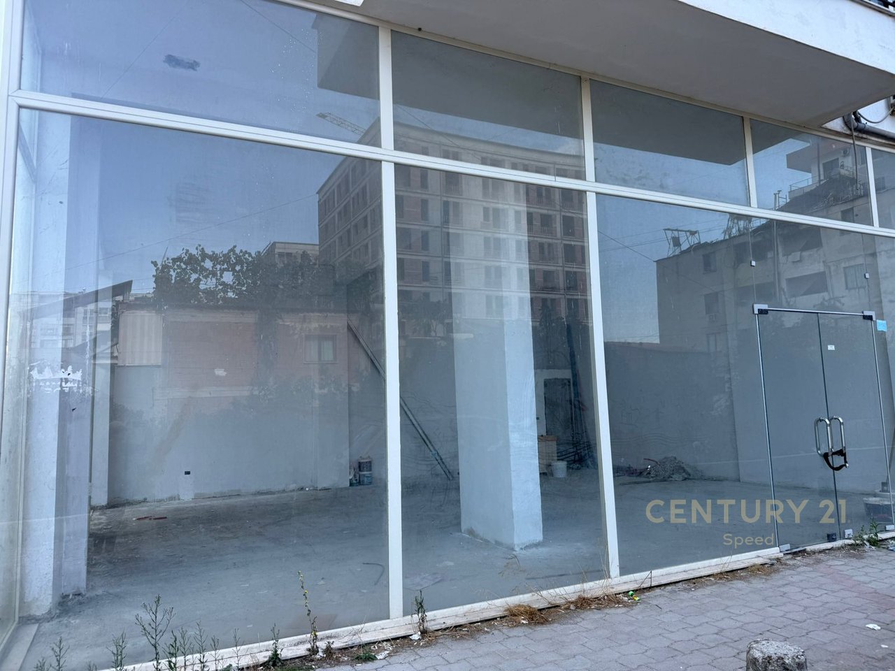 Commercial space for sale in Astir!!