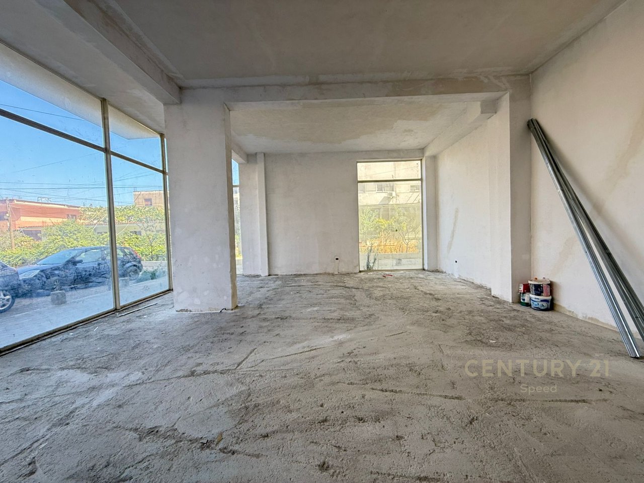 Commercial space for sale in Astir!!