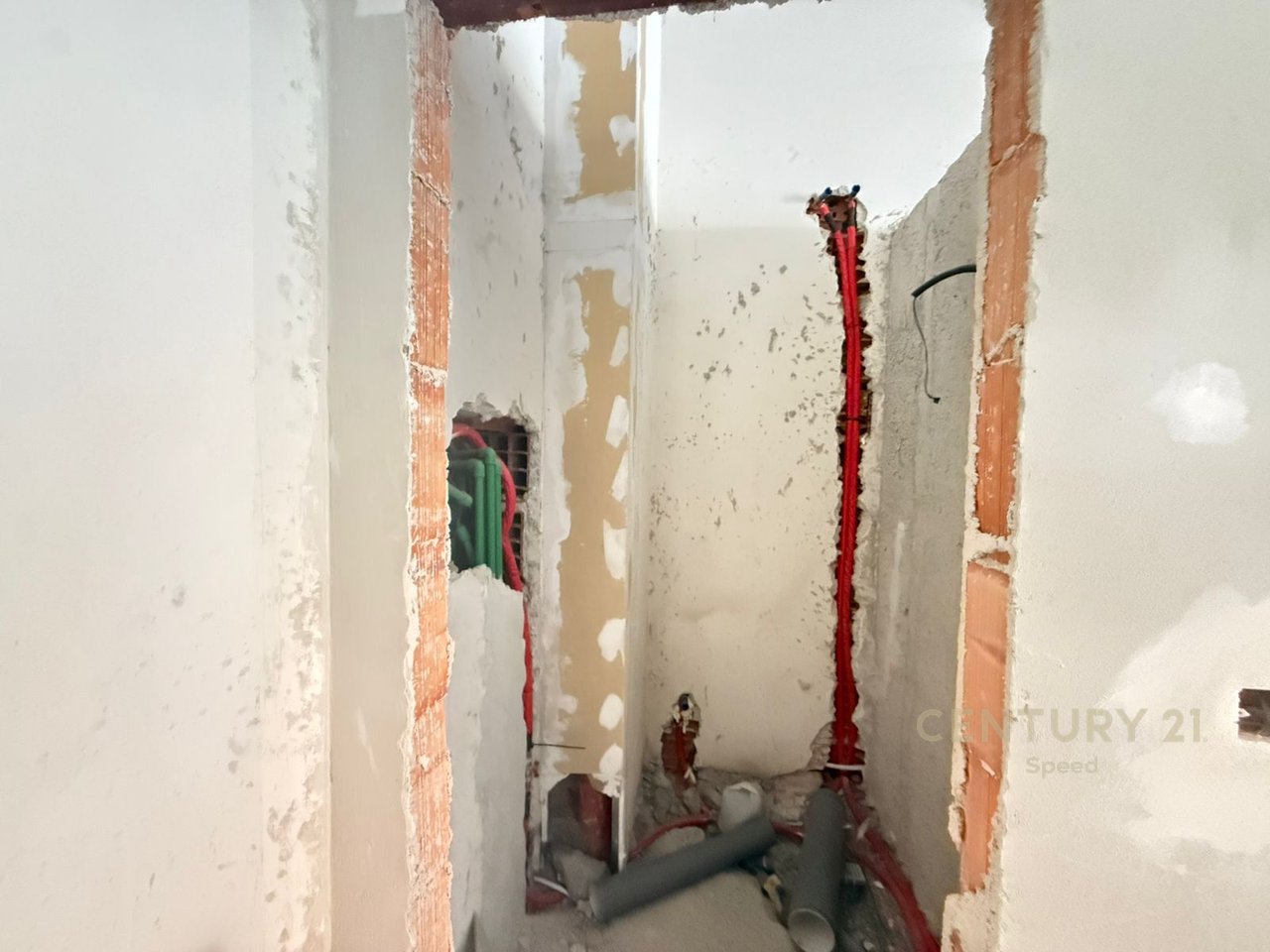 Commercial space for sale in Astir!!