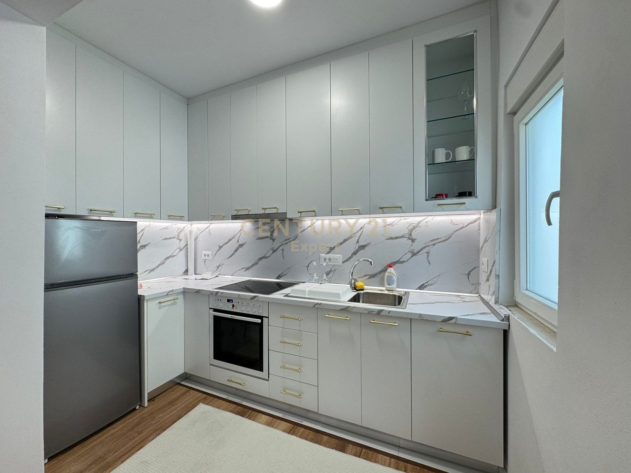 APARTMENT 2+1 FOR RENT NEAR WILLSON SQUARE!!