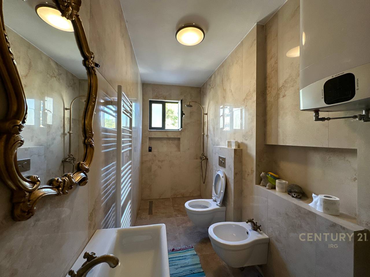 Apartament 2+1+2 tek Stadiumi Air Albania!