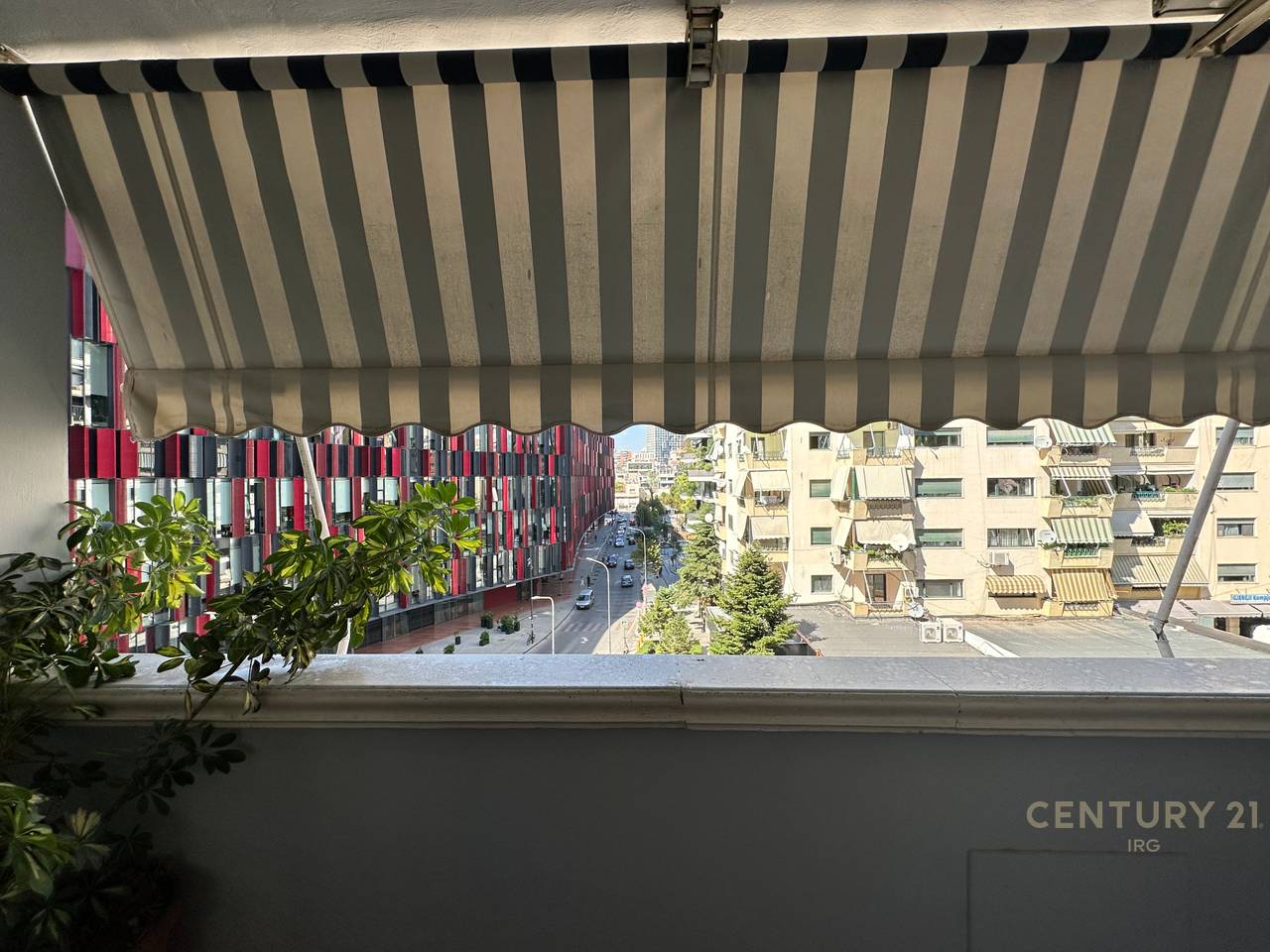 Apartament 2+1+2 tek Stadiumi Air Albania!