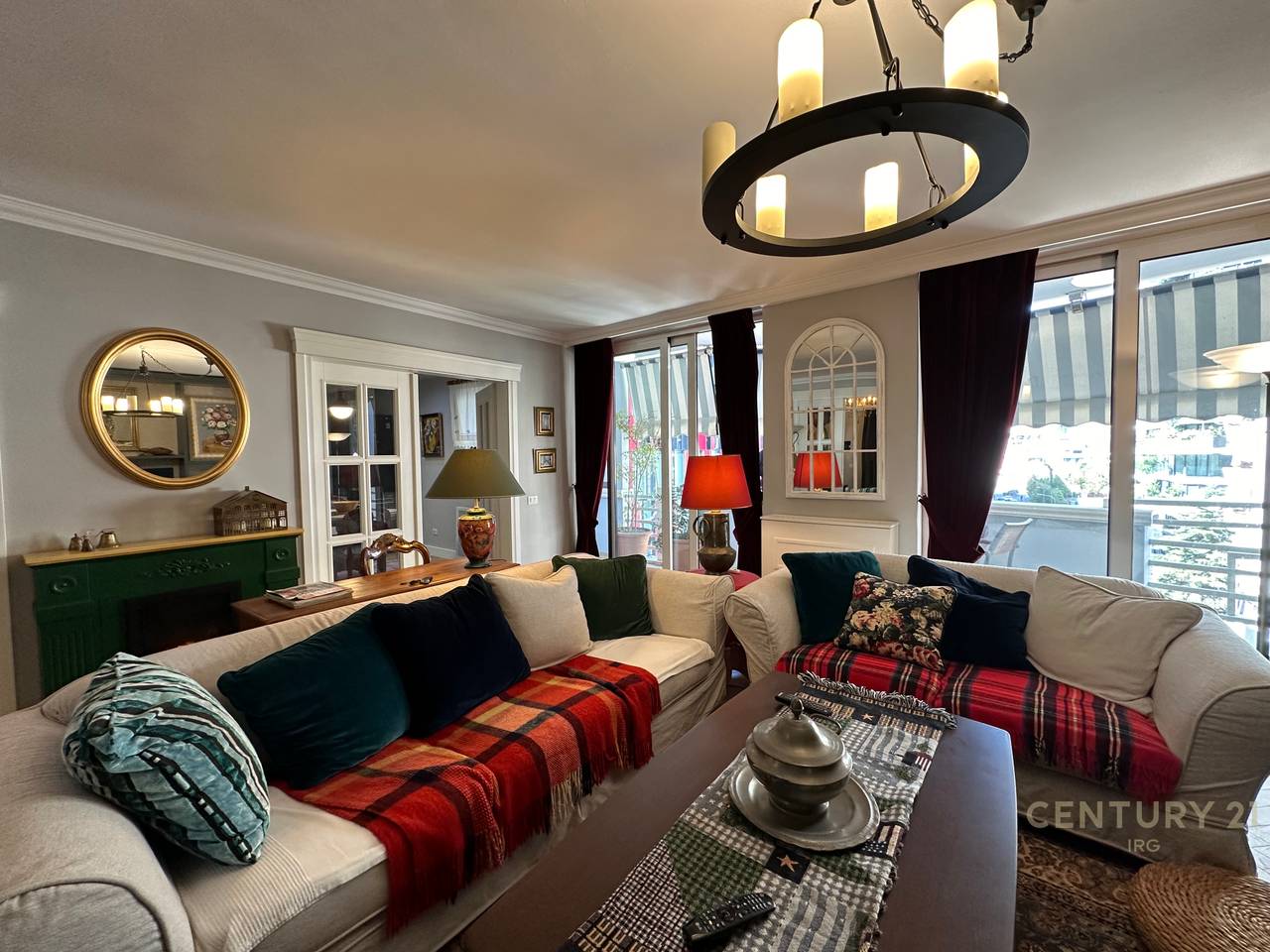 Apartament 2+1+2 tek Stadiumi Air Albania!