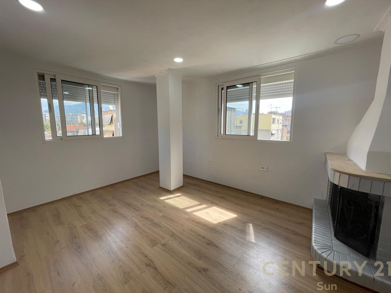 APPARTAMENTO 2+1 + Balcone in VENDITA a Shushica, all'inizio di via Kosovarëve!