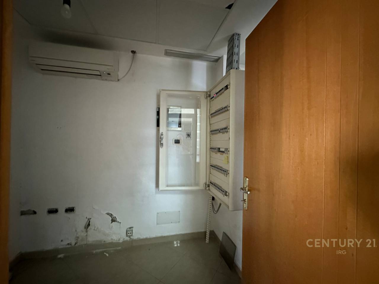 Ambient Zyre 456 m²  tek  Kullat Binjake!