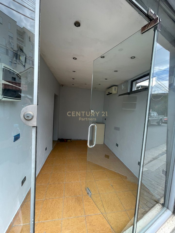 COMMERCIAL SPACE FOR SALE - SELITE