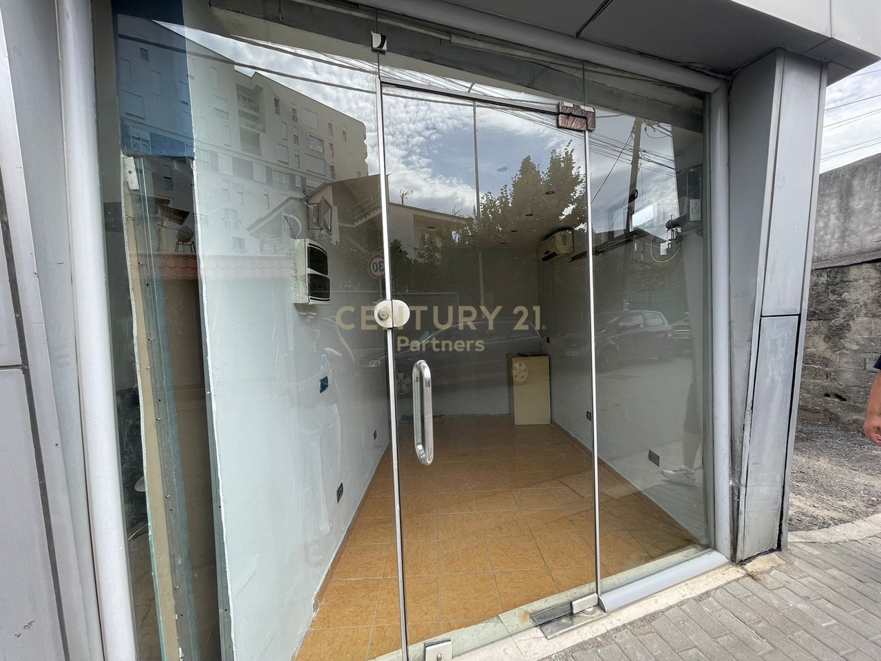 COMMERCIAL SPACE FOR SALE - SELITE