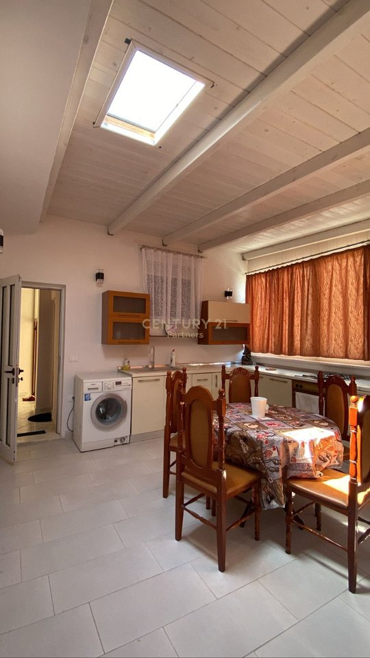 Shesim Penthouse 2+1+2 in Durres !