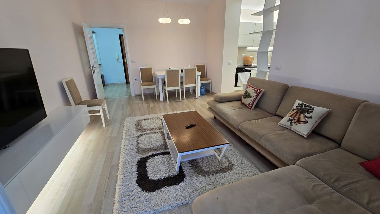 Jepet me qera apartament 2+1 tek 9 Katshet prane Sheshit Skenderbej !