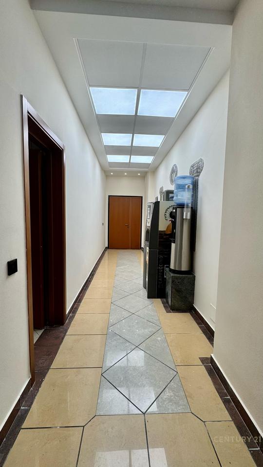 Office environment near the Prime Ministry – Papa John Paul II Street!