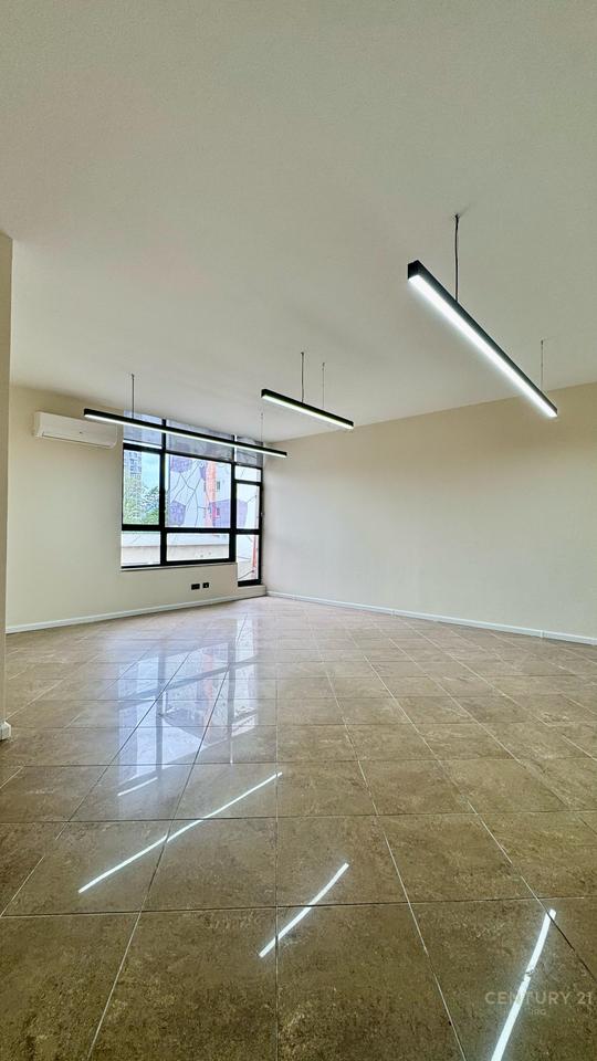 Office environment near the Prime Ministry – Papa John Paul II Street!