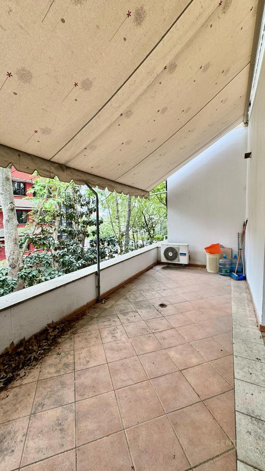 Office environment near the Prime Ministry – Papa John Paul II Street!