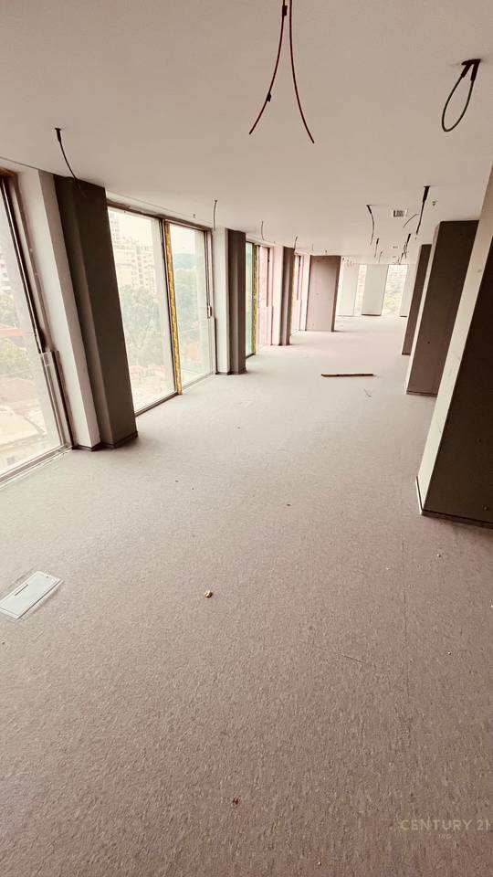 OFFICE FOR RENT AT DOWNTOWN ONE TIRANA!!