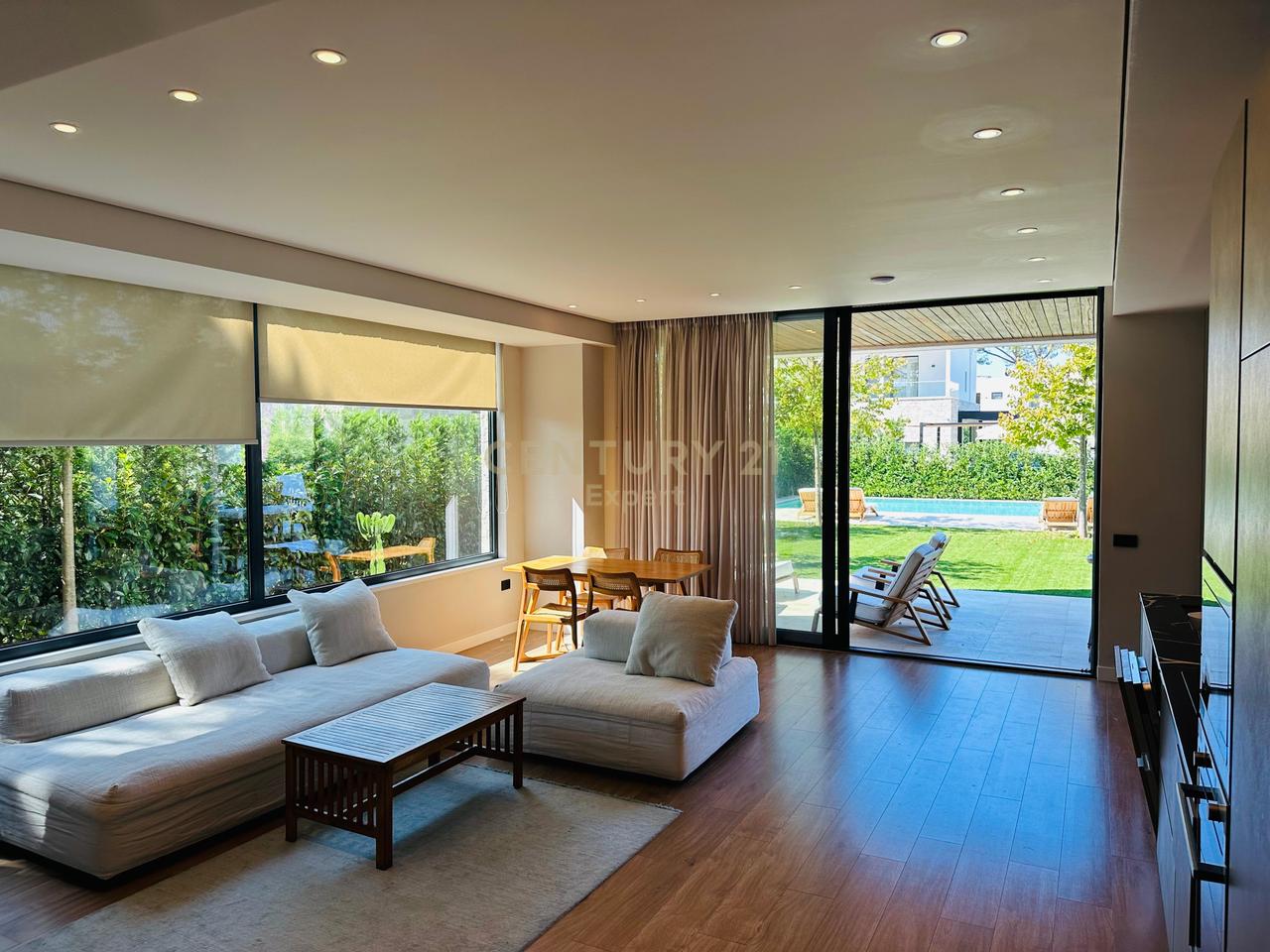 VILLA MODERNA IN VENDITA NEL RESIDENCE SAN PIETRO, LALZ BAY!!!