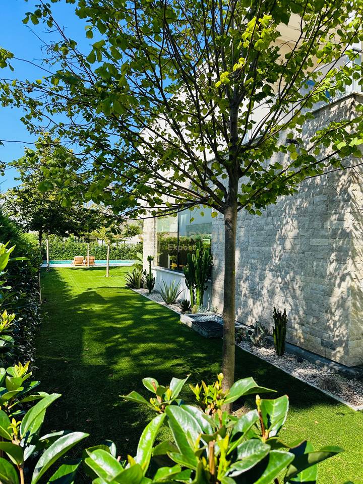 VILLA MODERNA IN VENDITA NEL RESIDENCE SAN PIETRO, LALZ BAY!!!