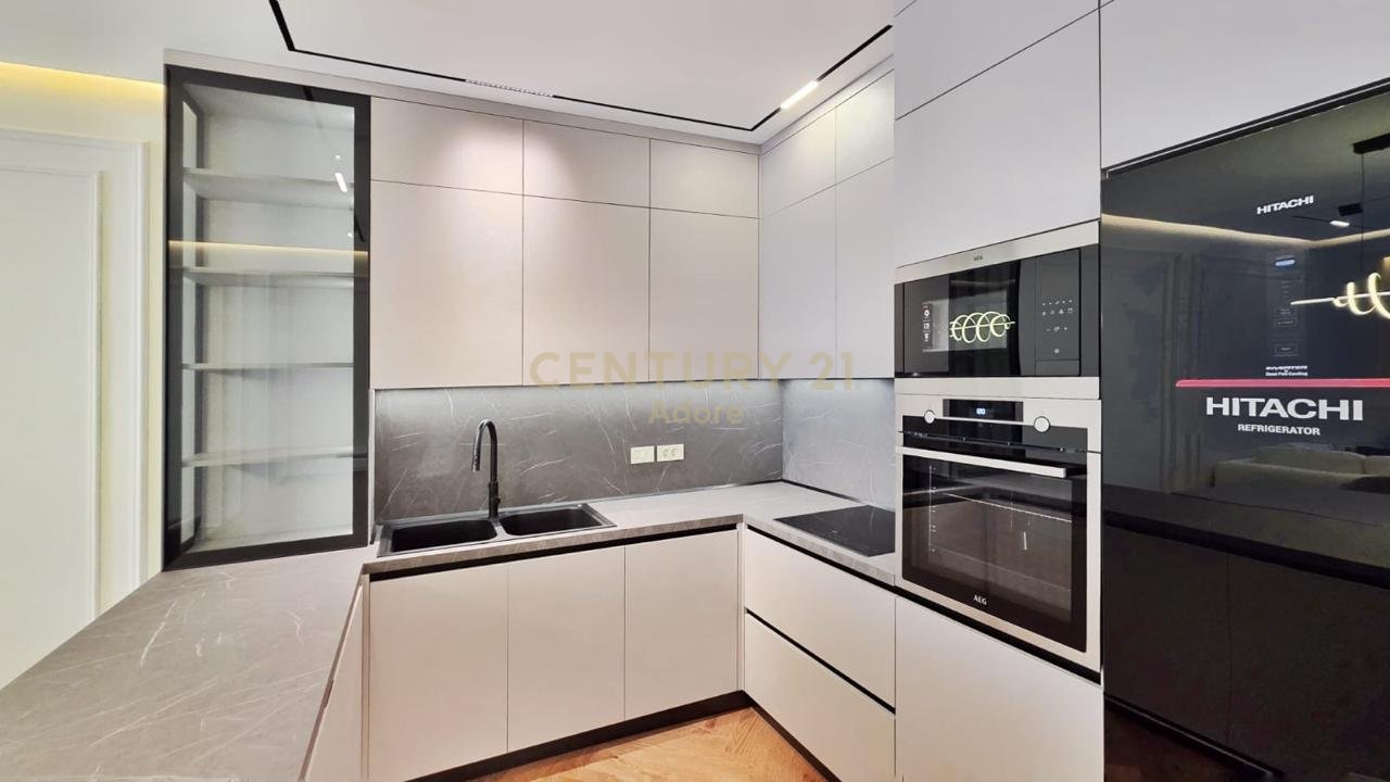 Apartament Luksoz 3+1+2 + Post Parkimi per Qira tek "Golden Residence"!