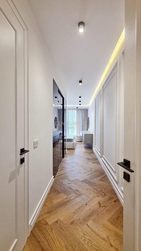 Apartament Luksoz 3+1+2 + Post Parkimi per Qira tek "Golden Residence"!