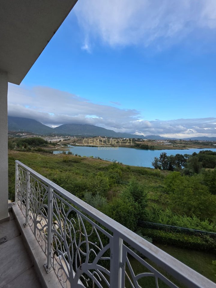 Villa in vendita a Liqeni e Farkes