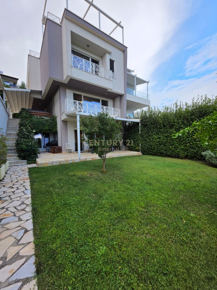 Villa in vendita a Liqeni e Farkes