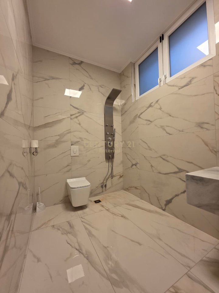 Villa in vendita a Liqeni e Farkes
